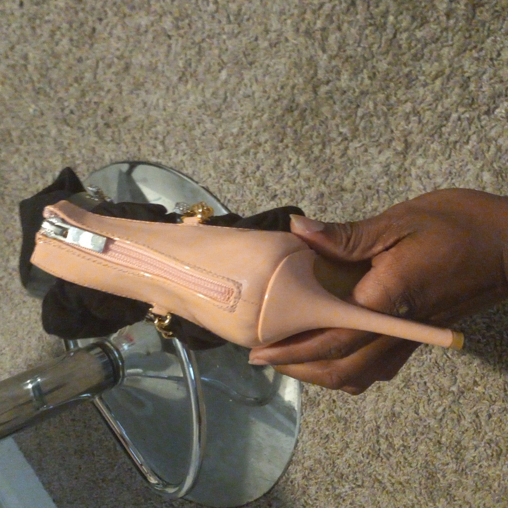 Heels - Picture 7 of 8